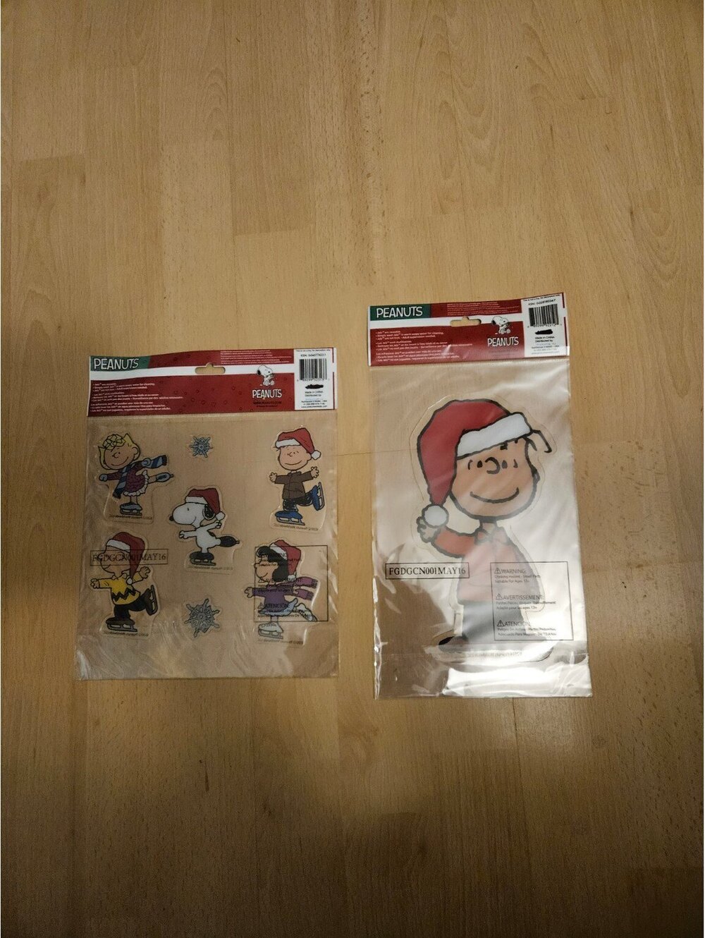 Peanuts Northlight Christmas Window Clings Lot 2 Linus Santa Skating Gang NOS